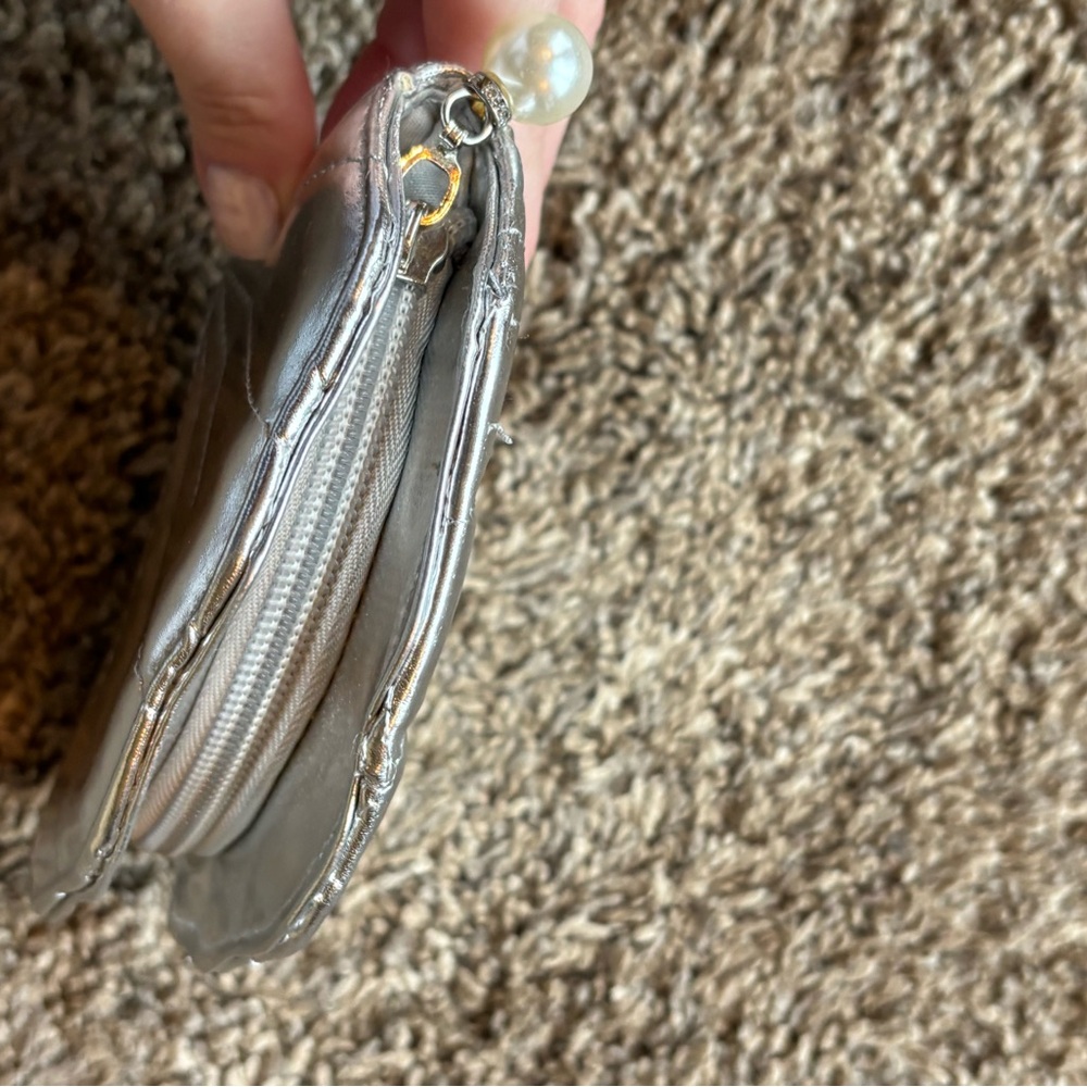 Glamnetic Mini Shell Shaped Pouch - image 2